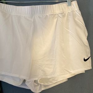 New Nike tennis shorts, size XL